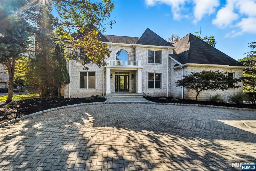 32 Moeser Place