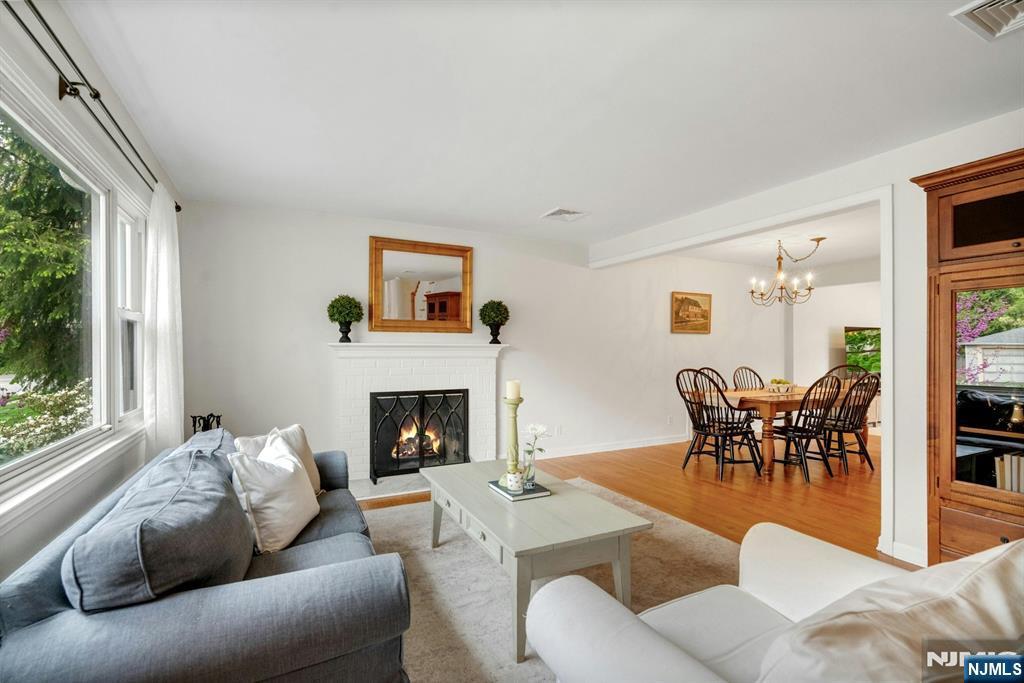 96 Lakewood Avenue