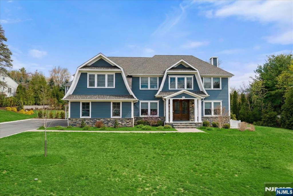 20 Ravine Avenue