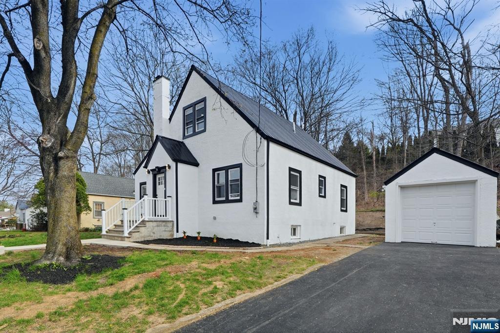 31 Saint Moritz Place