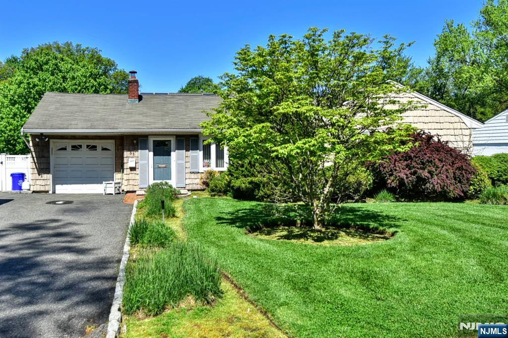 31 Susan Avenue