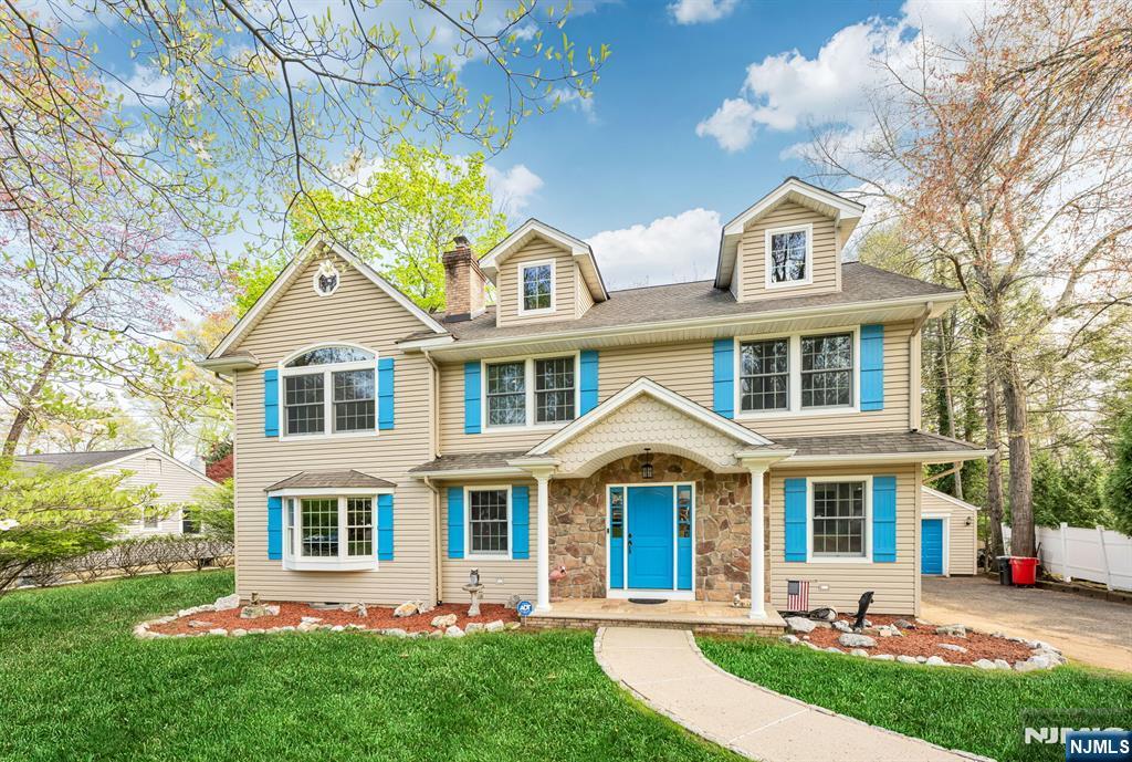 631 Montview Place