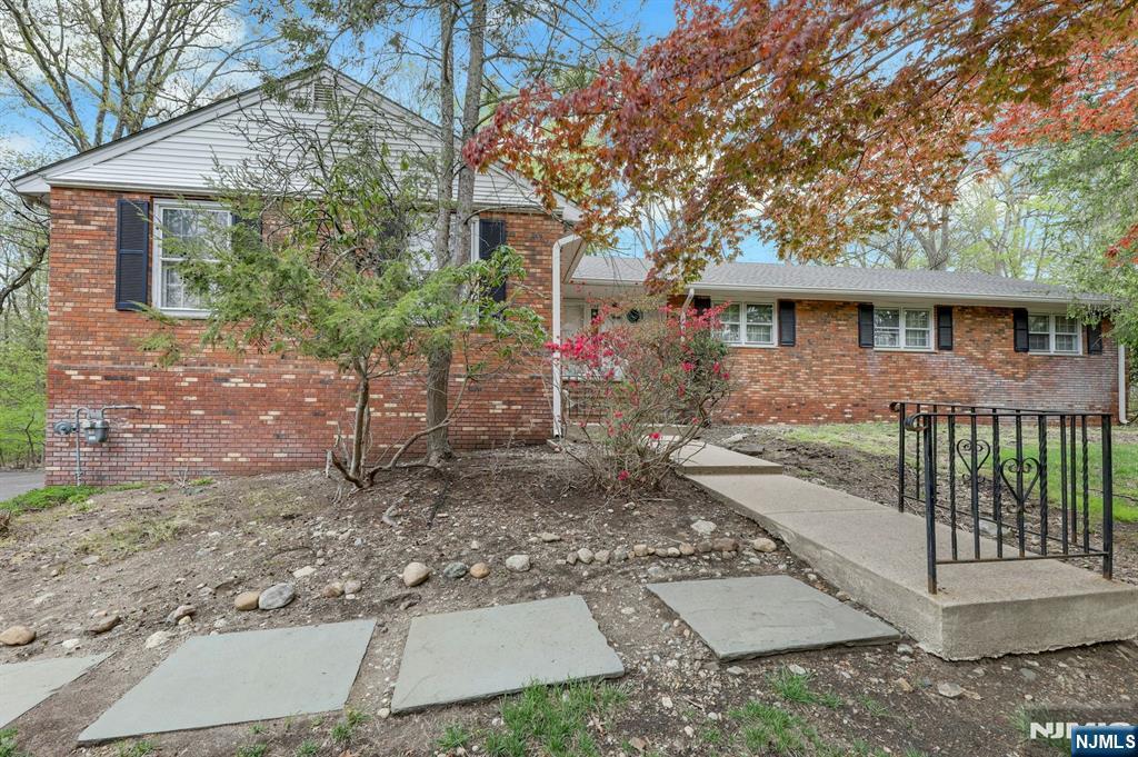 1138 High Mountain Road