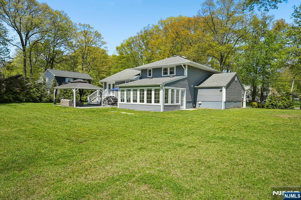 319 James Way
