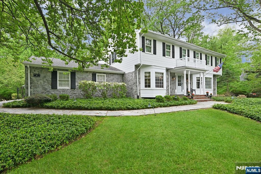 16 Knollwood Road