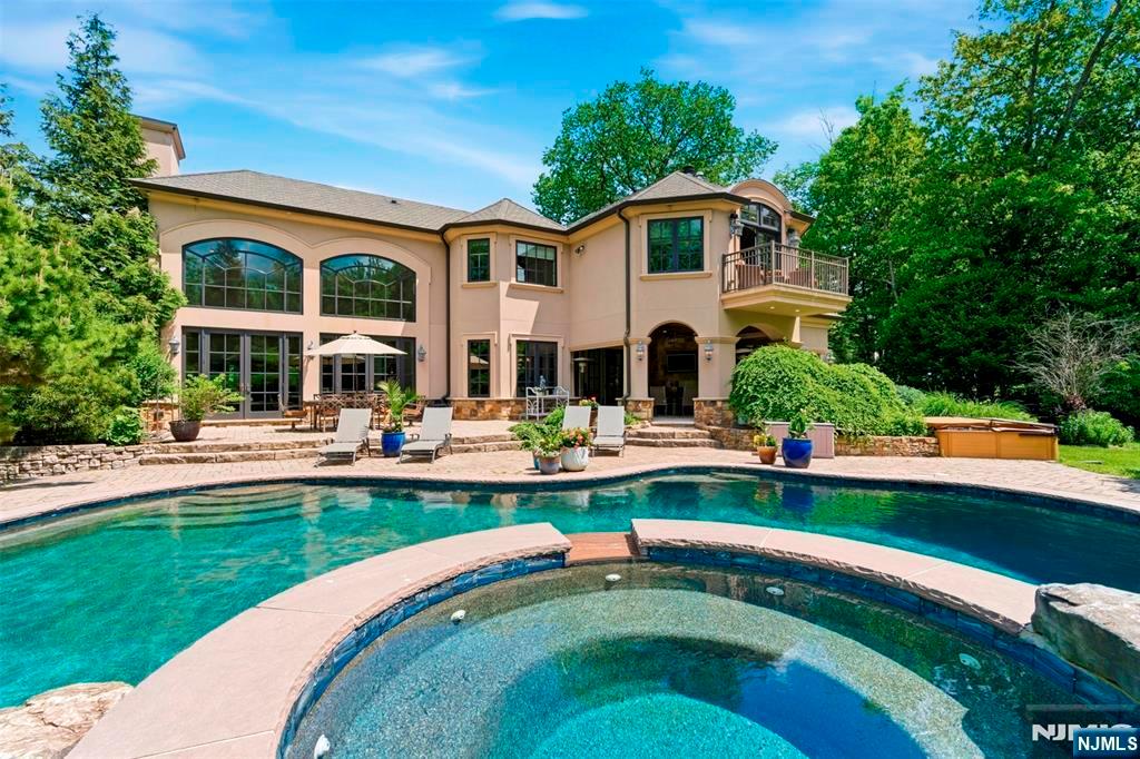 70 Oak Drive