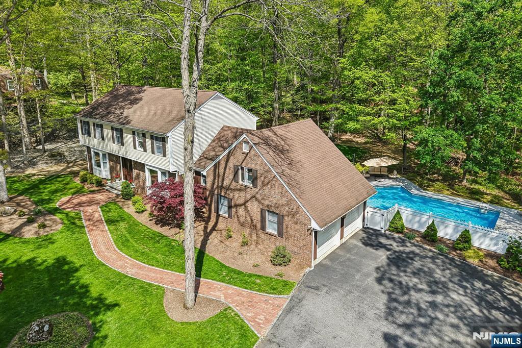 716 Windswept Lane