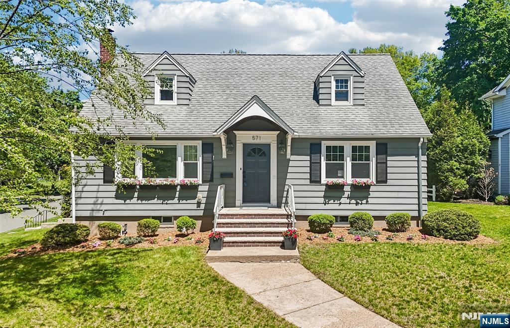 571 Laurel Road