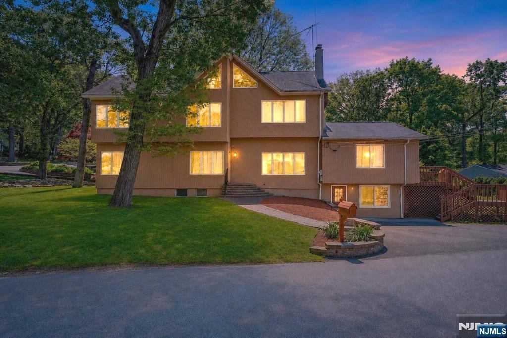 17 Hickory Drive