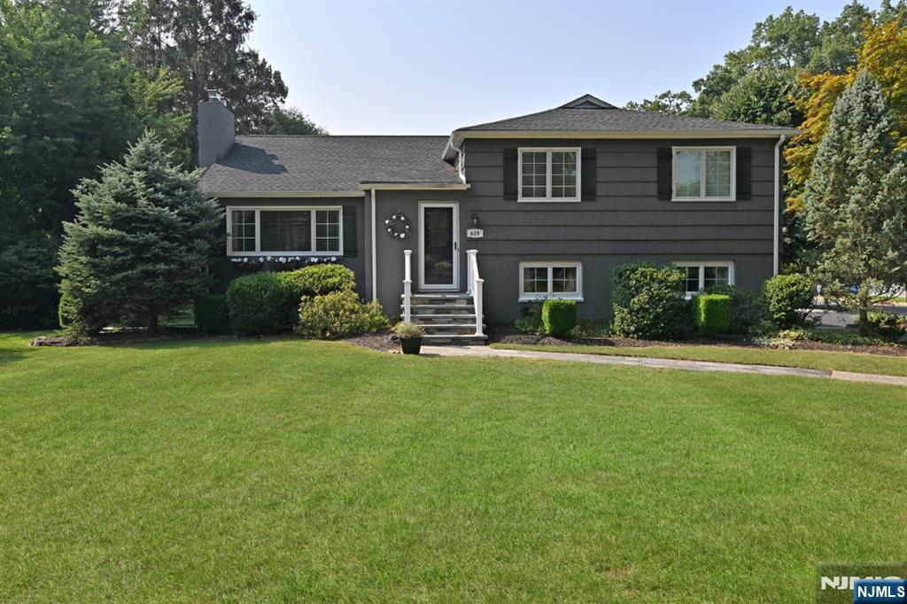 619 Montview Place