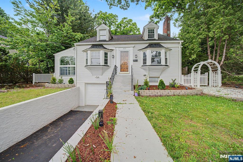 433 Louisa Avenue