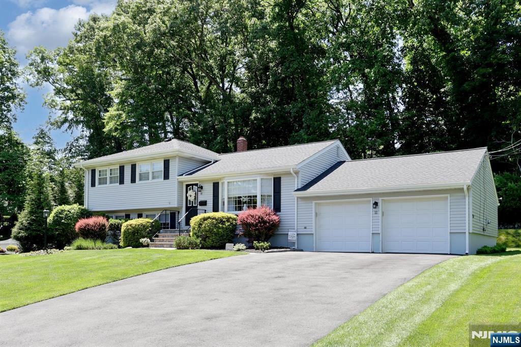 11 Henry Avenue