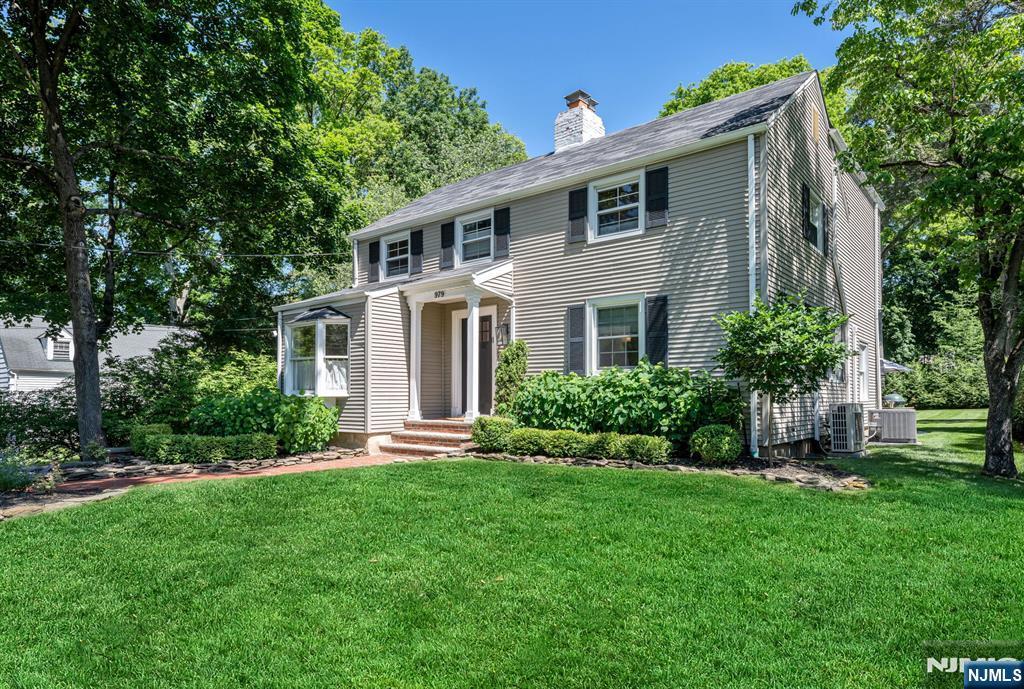 979 Salem Lane
