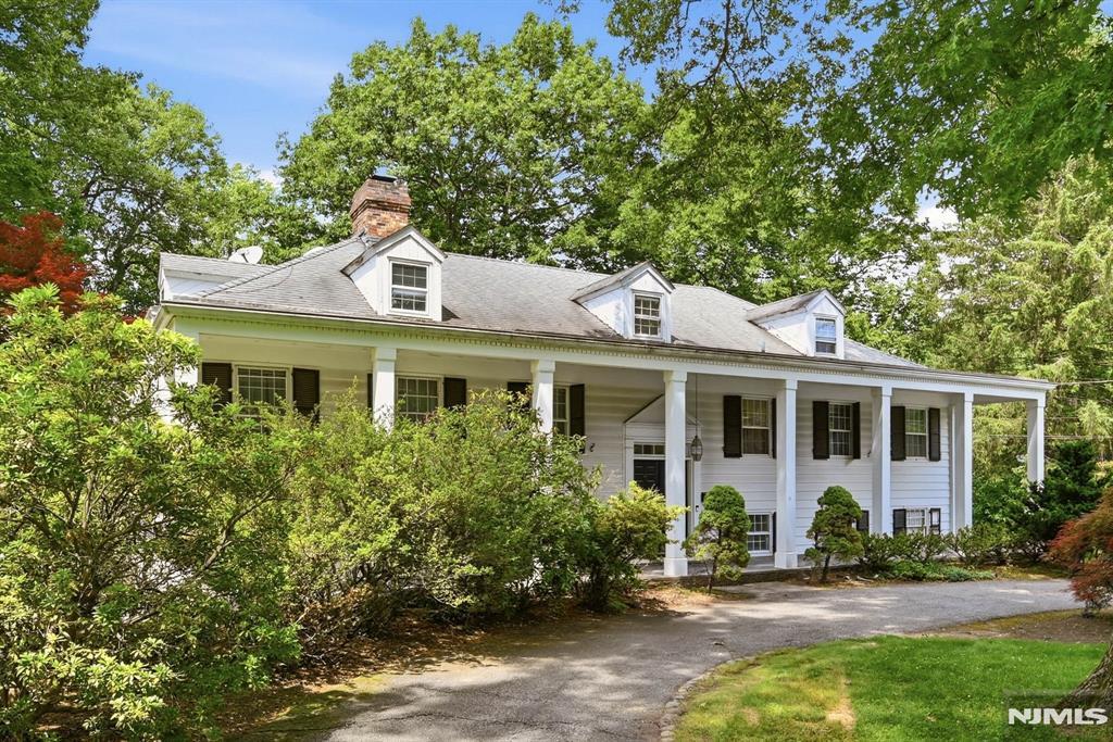 376 Lakeview Drive