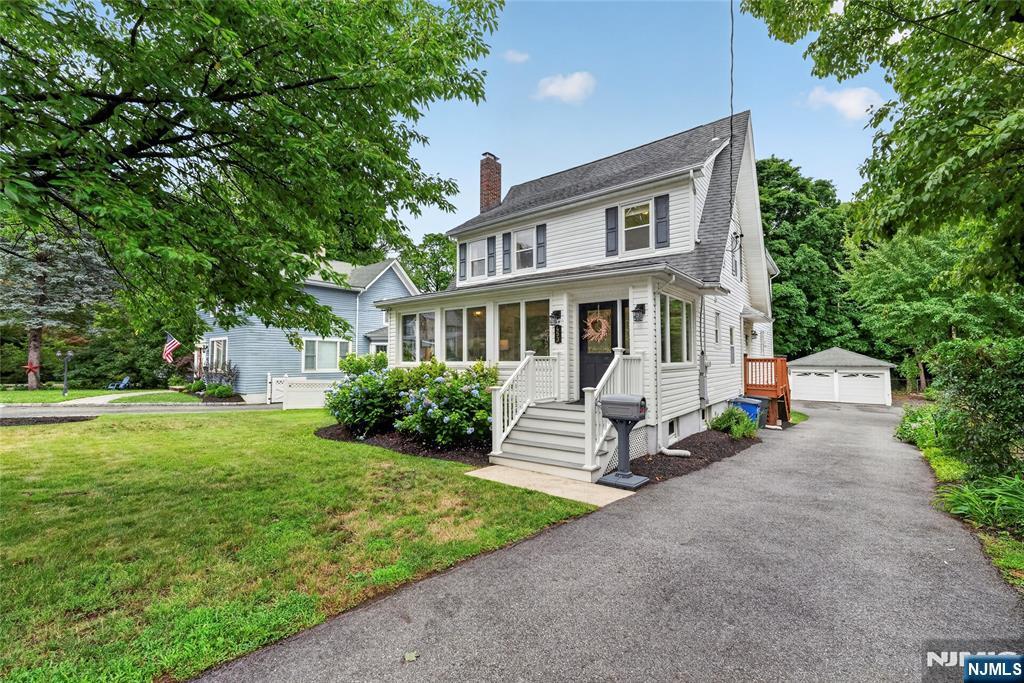 453 Maple Avenue