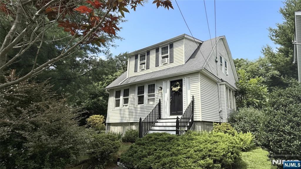 393 Kingston Street