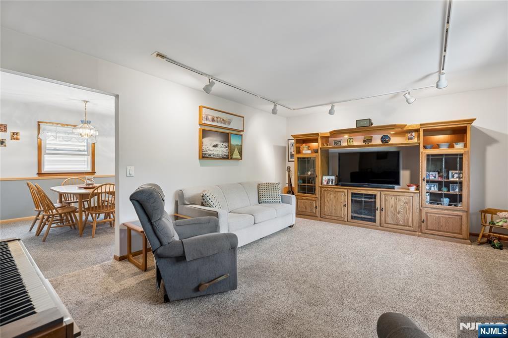 4 Dogwood Terrace