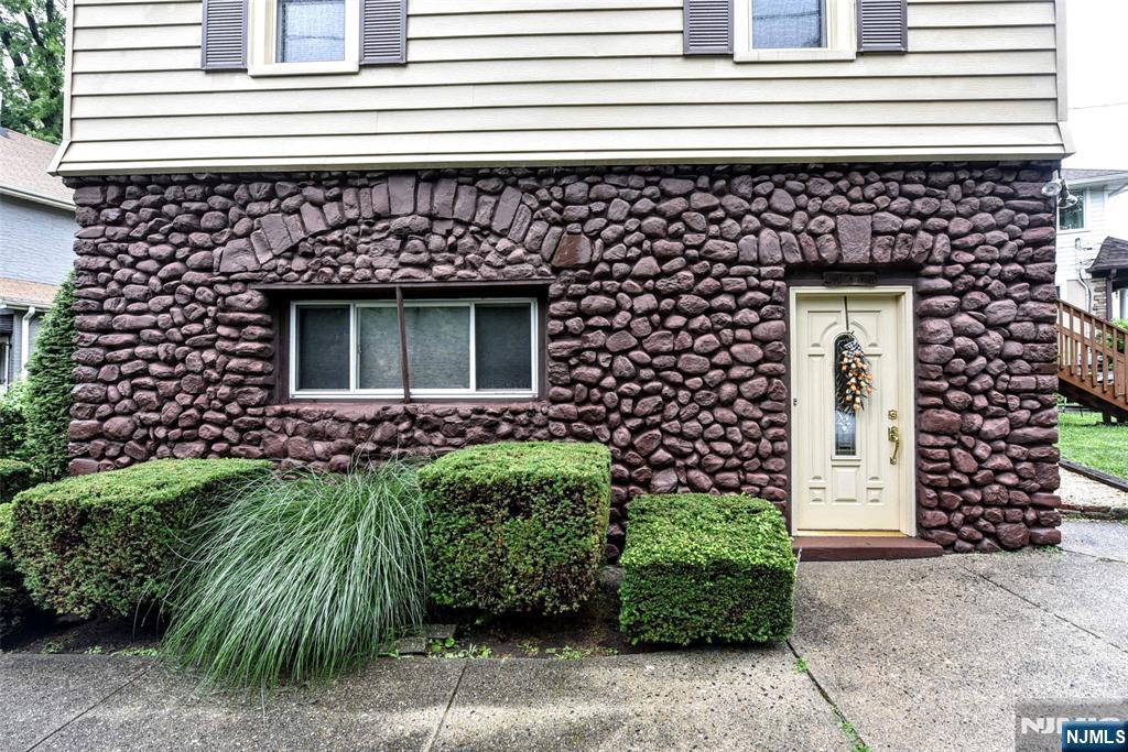 7 Lafayette Place