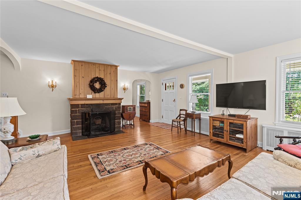 243 W Saddle River Road