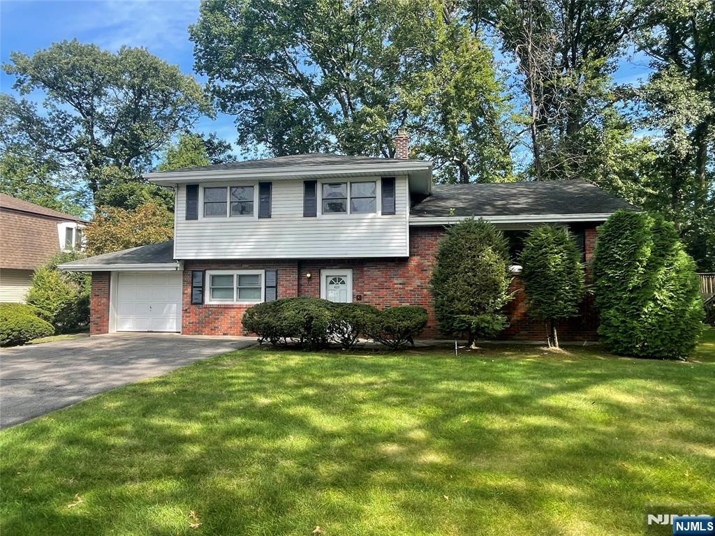 420 Lakeview Drive