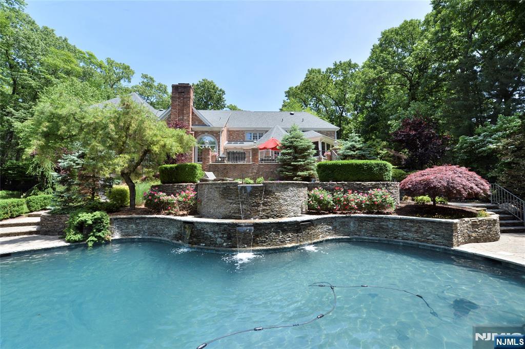 4 Baldwin Road