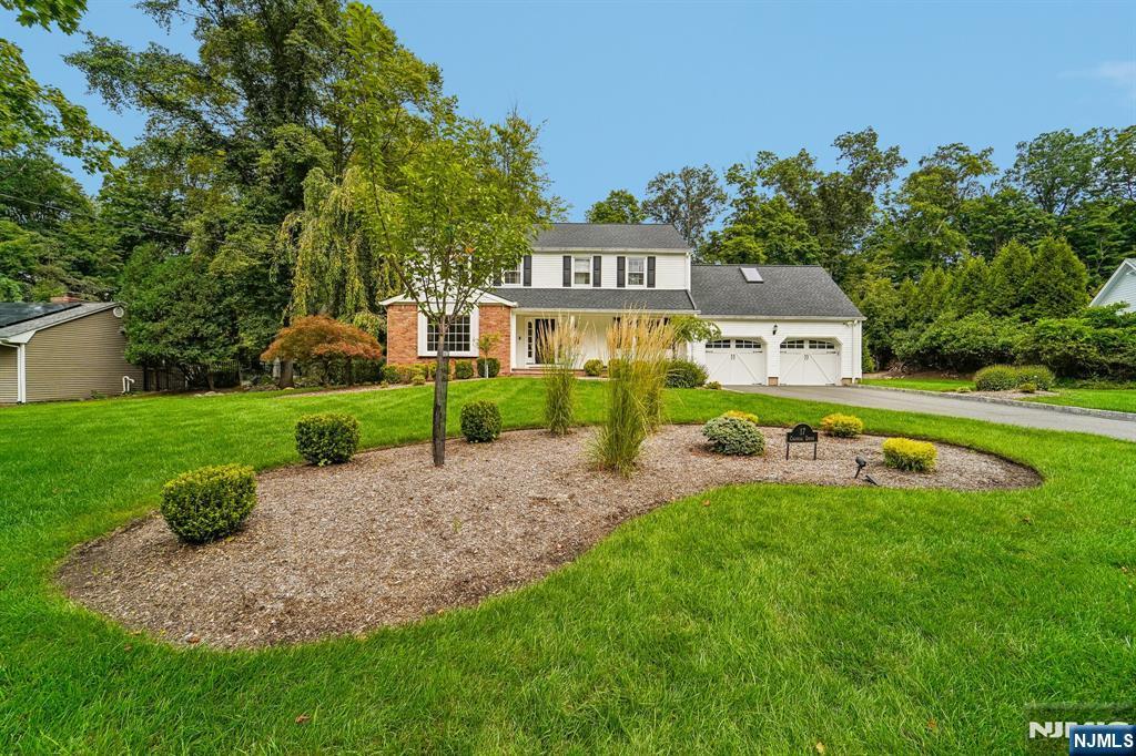 17 Colonial Drive