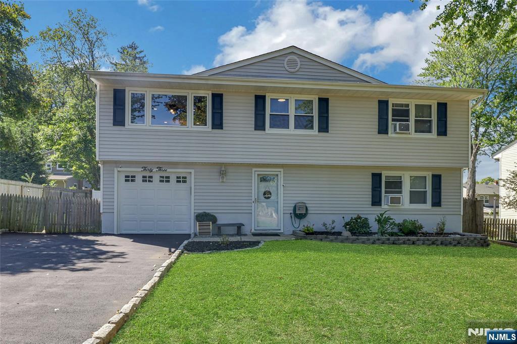 33 Van Buren Avenue