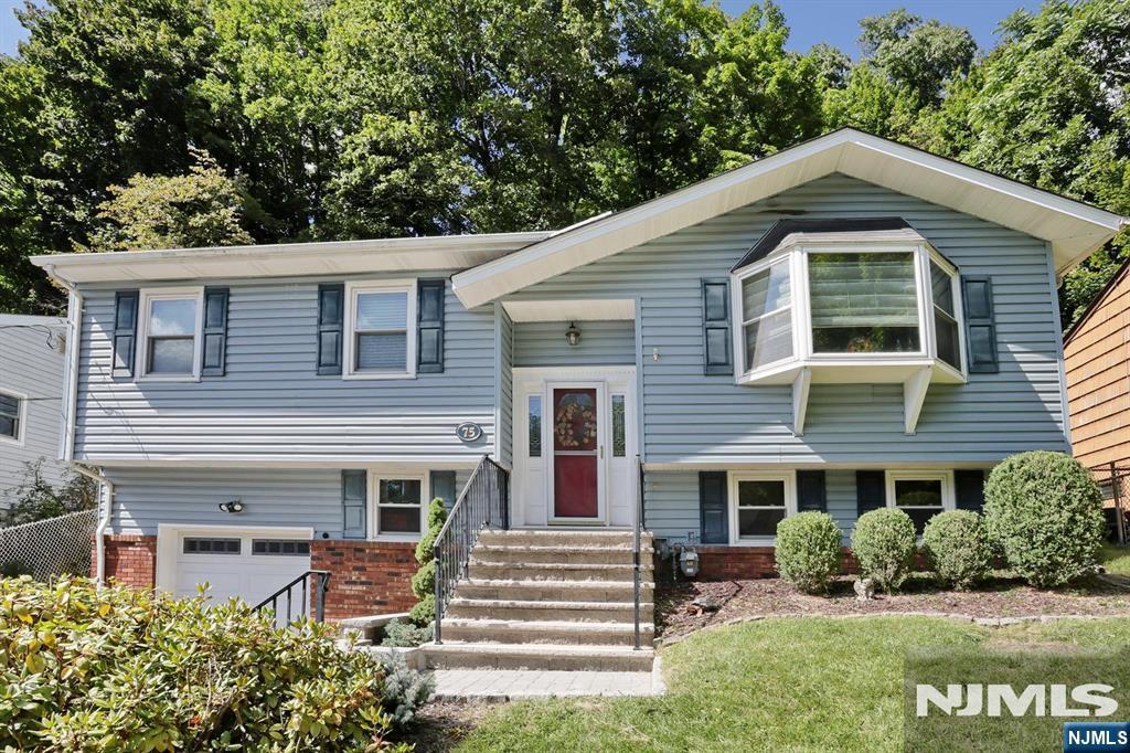 75 Hiawatha Boulevard