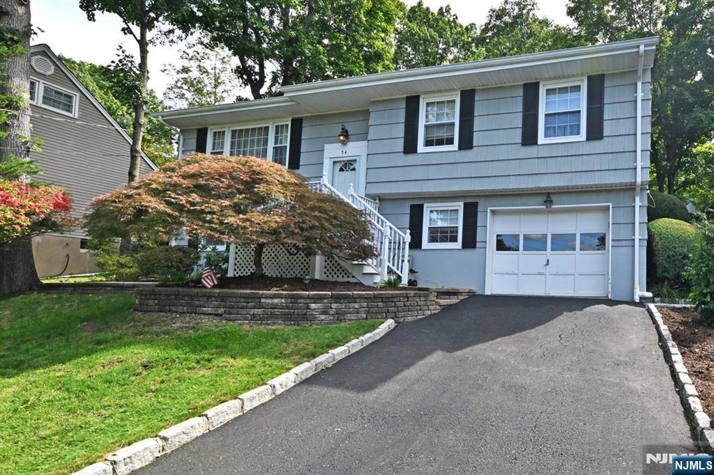 54 Walton Avenue