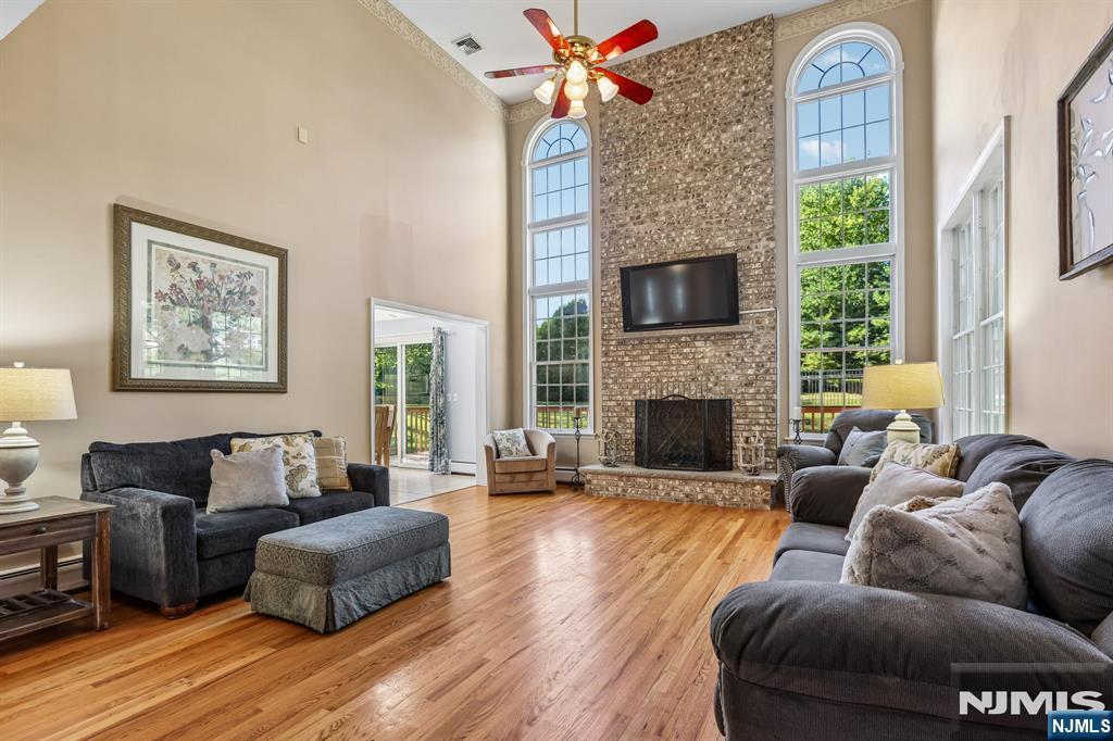 6 Lauren Court