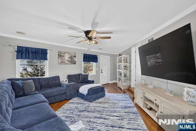 6 White Oak Lane